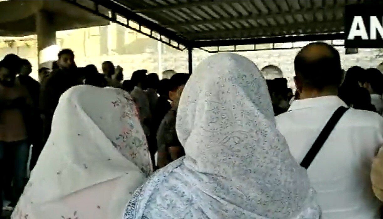 tunisha sharma funeral