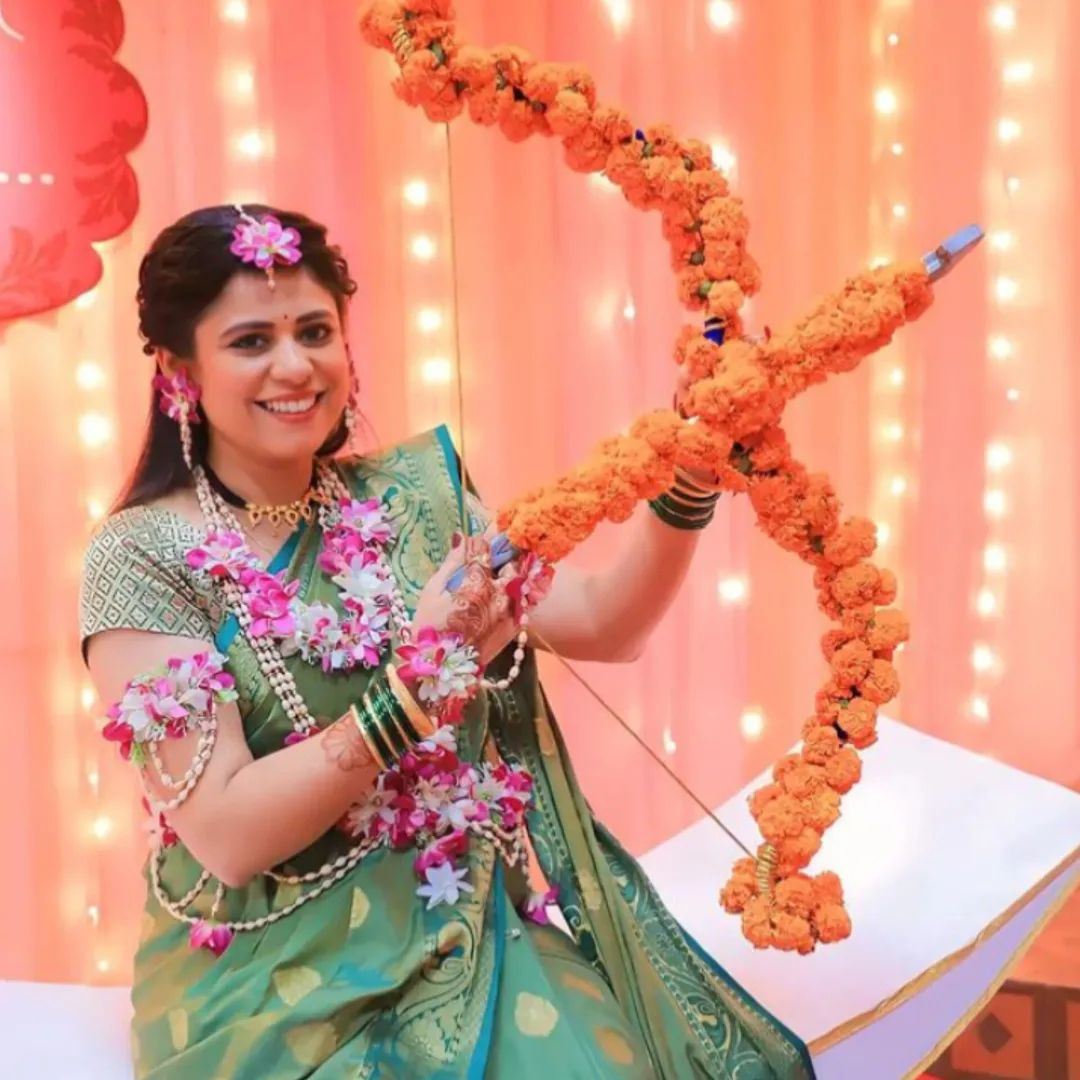 Aai-Kuthe-Kay-Karte anagha baby shower