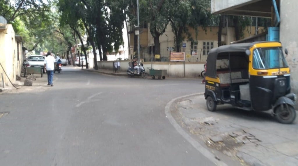 Vandalism of rickshaws that did not participate in the rickshaw pullers' protest in Pune