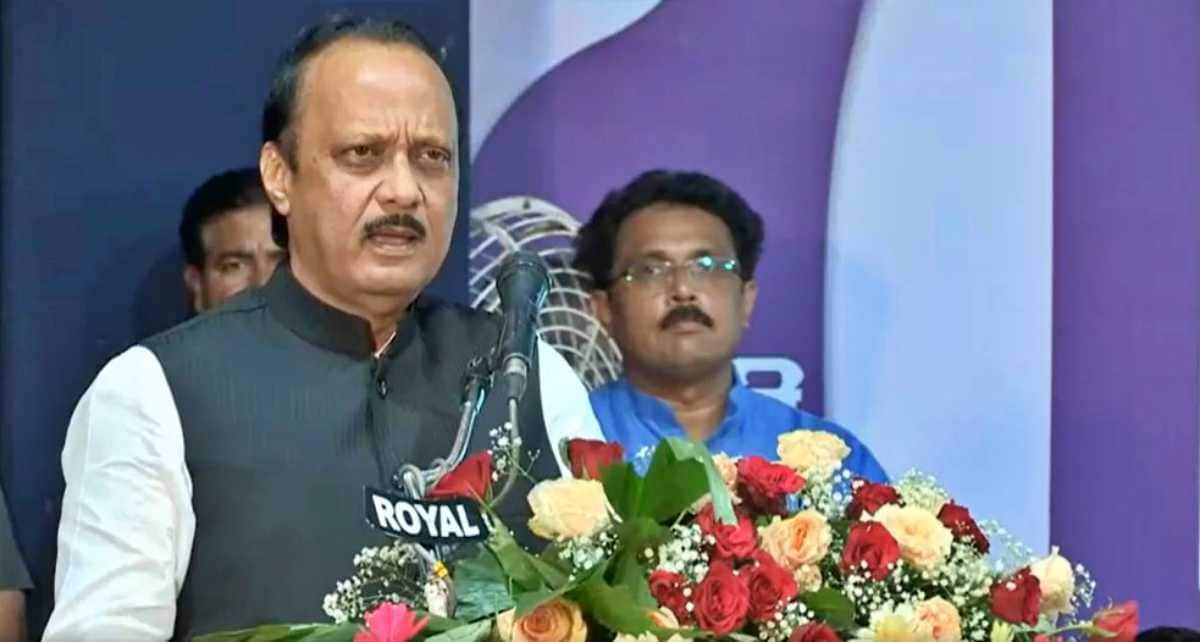 'जो जिता वही सिकंदर'मधील 'पहिला नशा' हे गाणं पाहिलं, जालबाजमधील डिंपल कपाडियावर चित्रित करण्यात आलेलं 'हर किसी को नही मिलता प्यार जिंदगी में' गाणं अतिशय सुंदर गायलं आहे - अजित पवार