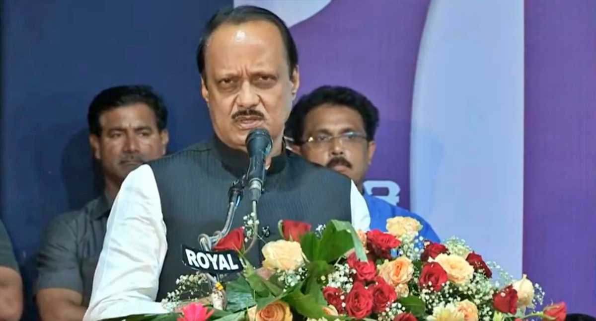 कारण या दोघी बहिणींसमोर कोणालाही उभं केलं तर लोक ते मान्य करतील की नाही असं प्रत्येक संगीतकाराला वाटायचं - अजित पवार