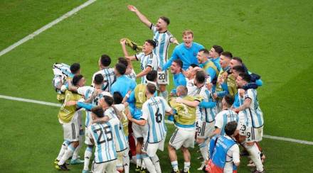 Lionel Messi's brilliant goal helps Argentina win over Netherlands in quarter-finals