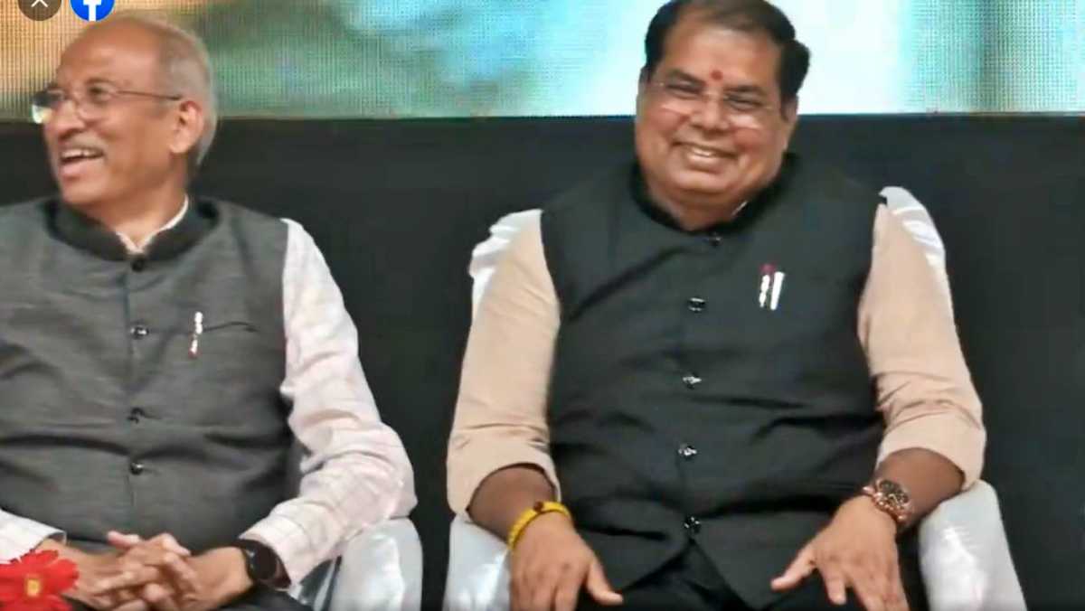 गाणं ऐकल्यावर प्रवीण पोटेंना कळलं की, एवढं लोकप्रिय गाणं साधना सरगम यांनी गायलं. त्यांनी मला विचारलं की, हे गाणं साधना सरगम यांनी गायलं आहे का? - अजित पवार