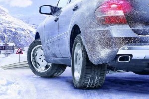 Car Driving in Winter