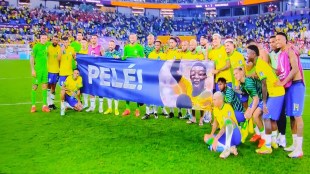 Brazil players dedicate victory to legend Pele, beat South Korea 4-1
