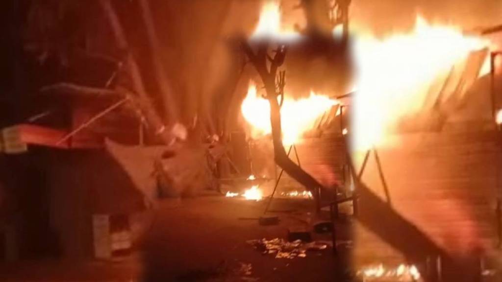 नवी मुंबई: एपीएमसी मार्केटमधील धान्य बाजारात स्टॉलला आग; सुदैवाने जीवितहानी नाही