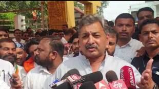 sambhaji raje chhatrapati has criticized the governor bhagatsinh koshyari pimpri chinchwad was closed he addressed the protestors
