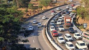 new year celebration traffic moving slowly borghat due traffic jam on mumbai pune highway