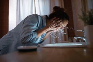 Skin Care Tips cold water or warm water what to use while washing face in the morning know its side effects