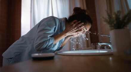 Skin Care Tips cold water or warm water what to use while washing face in the morning know its side effects