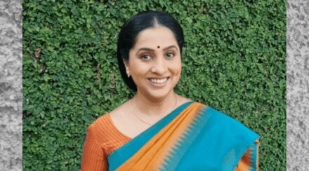 aai kuthe kay karte madhurani gokhale post