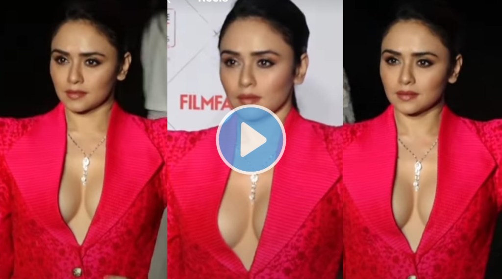 amruta khanvilkar