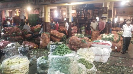 Prices of vegetables dropped by fifty percent at the APMC wholesale vegetable market in Vashi