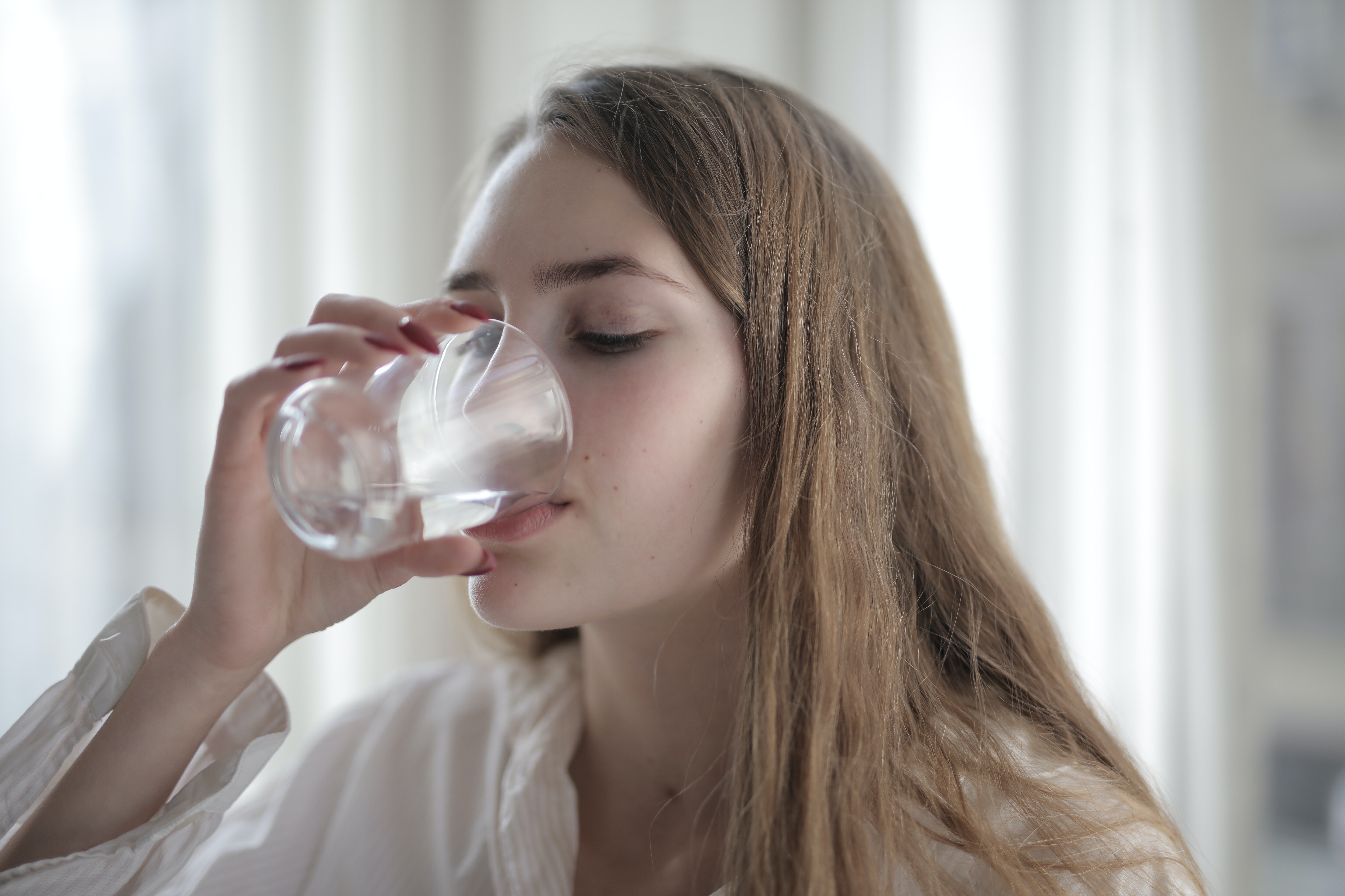 drinking hot water in the morning