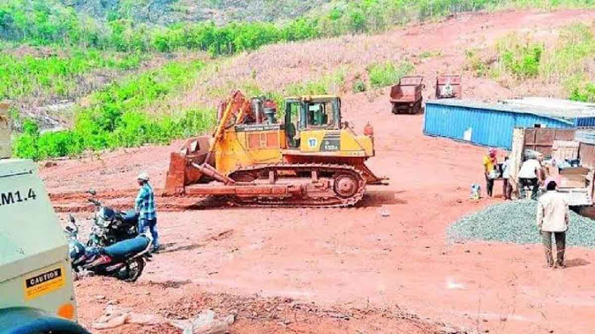 गडचिरोली: अवैध दारूविक्री ते ‘खाण माफिया’; अधिकारी व नेत्यांना ‘लक्ष्मी’दर्शन घडवण्यात तरबेज ‘गोलू’ आहे तरी कोण? सविस्तर वाचा…