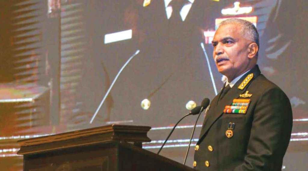 नौदलप्रमुख अॅडमिरल आर. हरी कुमार 
photo source : loksatta photo नौदलप्रमुख अॅडमिरल आर. हरी कुमार 
photo source : loksatta photo