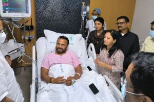 sharad pawar meet jaykumar gore in hospital