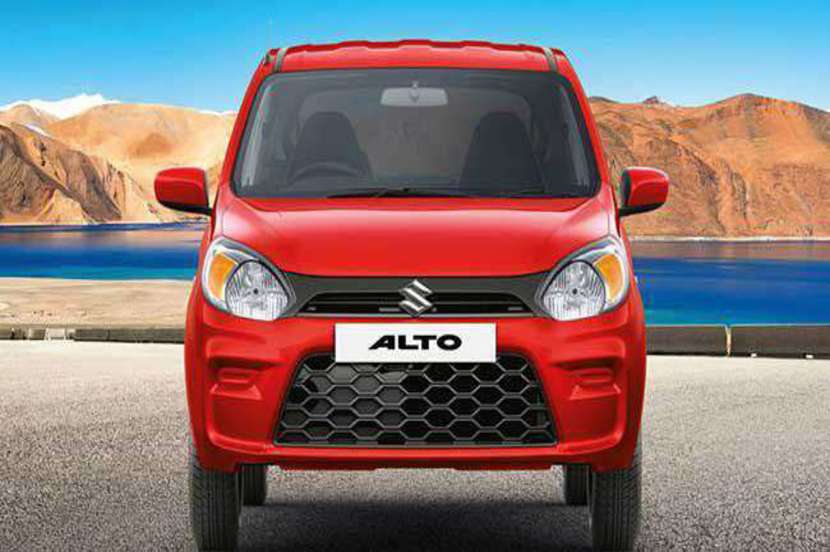 Maruti Suzuki Alto 800: मारुती सुझकीच्या मारुती अल्टो ८०० च्या टॉप मॉडेलवर ४२,००० रुपयांची बचत होणार आहे. या कारच्या बेस मॉडेलवर कंपनीने १७,००० रुपयांचा डिस्काउंट जाहीर केला असून या कारच्या सीएनजी मॉडेलवर देखील कंपनीने ४०,१०० रुपयांचा डिस्काउंट जाहीर केला आहे.