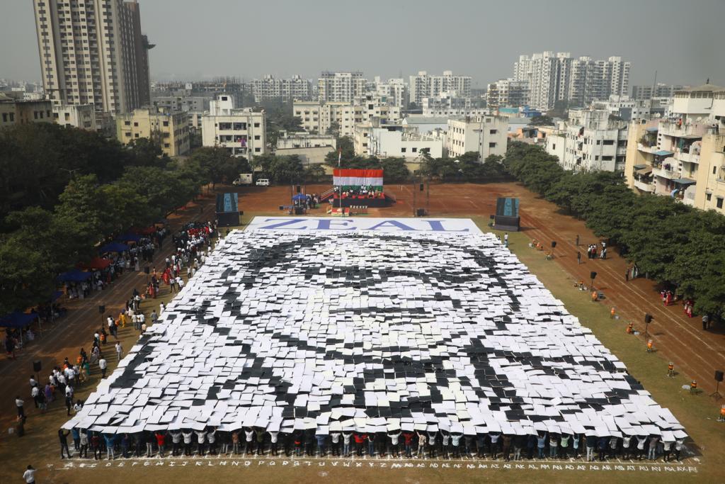 largest human portraits of freedom fighter in pune 