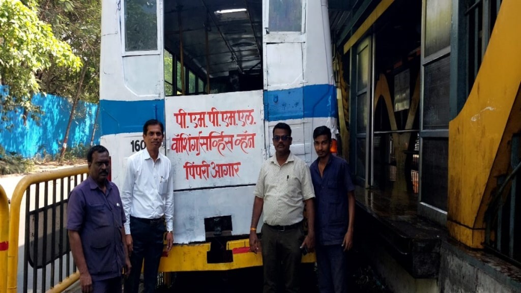 Cleaning of bus stops on BRT route through rotates washing center