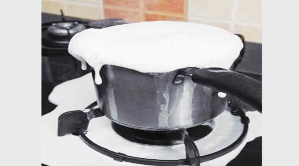 Kitchen Tips How to Stop milk From Boiling over use these easy trick