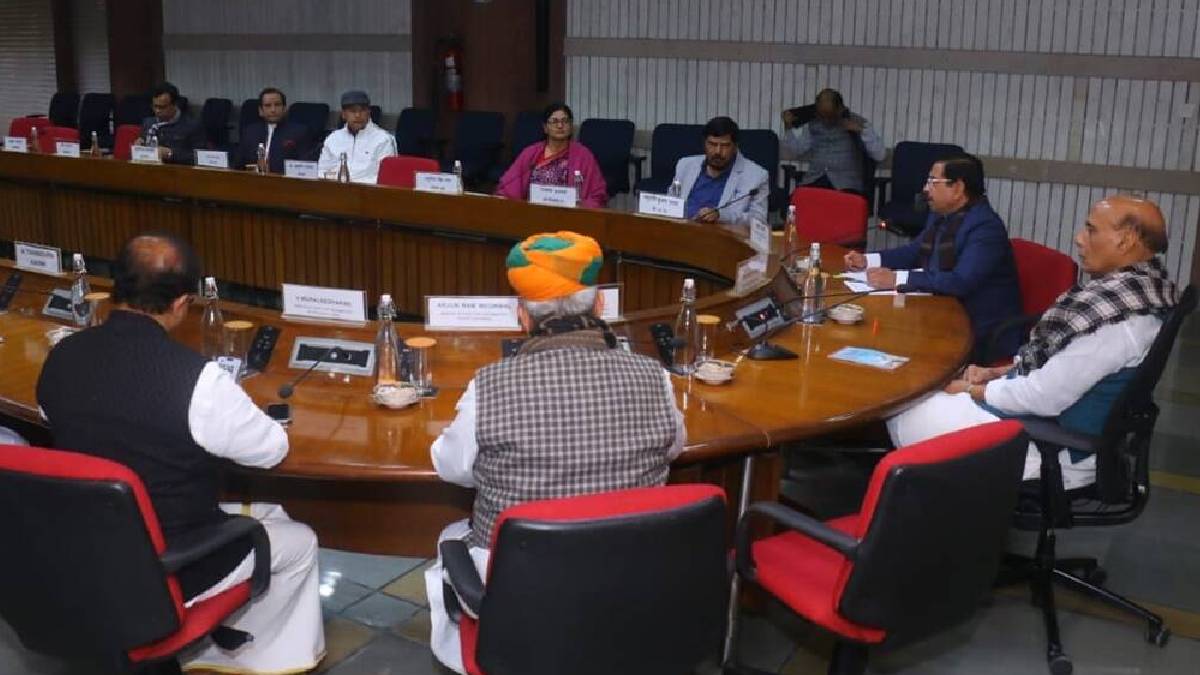Opposition raises Adani issue