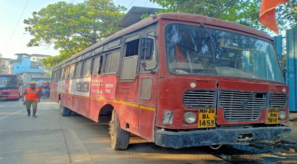 msrtc bus fire thane