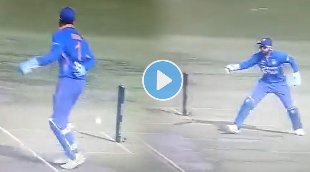 IND vs SL 2nd ODI: केएल राहुल धोनीची नक्कल करायला गेला अन्…चाहते म्हणाले, ‘क्या धोनी बनेगा तू?’ पाहा VIDEO