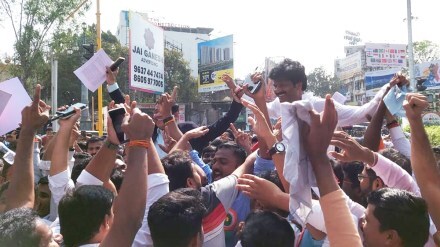 गोपीचंद पडळकरांच्या विधानवरून विद्यार्थ्यांमध्ये पिकला हशा (image - loksatta team)