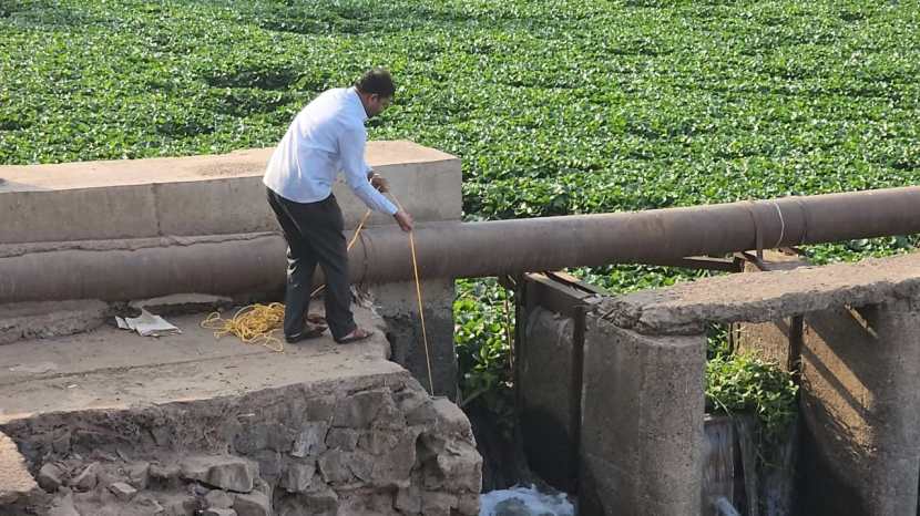 सोशल मीडियावर इंद्रायणी नदीचा फेसाळलेला व्हिडिओ व्हायरल होताच महाराष्ट्र प्रदूषण नियंत्रण महामंडळाने नदीच्या पाण्याचे नमुने तपासणीसाठी घेतले आहेत.