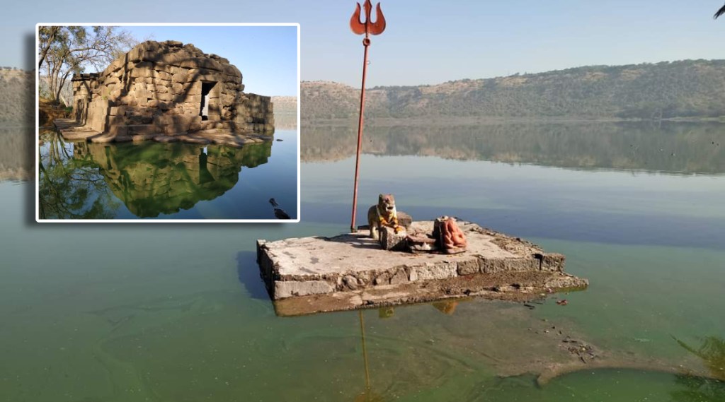 लोणार सरोवराला वाढत्या पाण्याचा धोका, परिसरातील मंदिर पाण्याखाली, पुरातत्व विभागाचे दुर्लक्ष