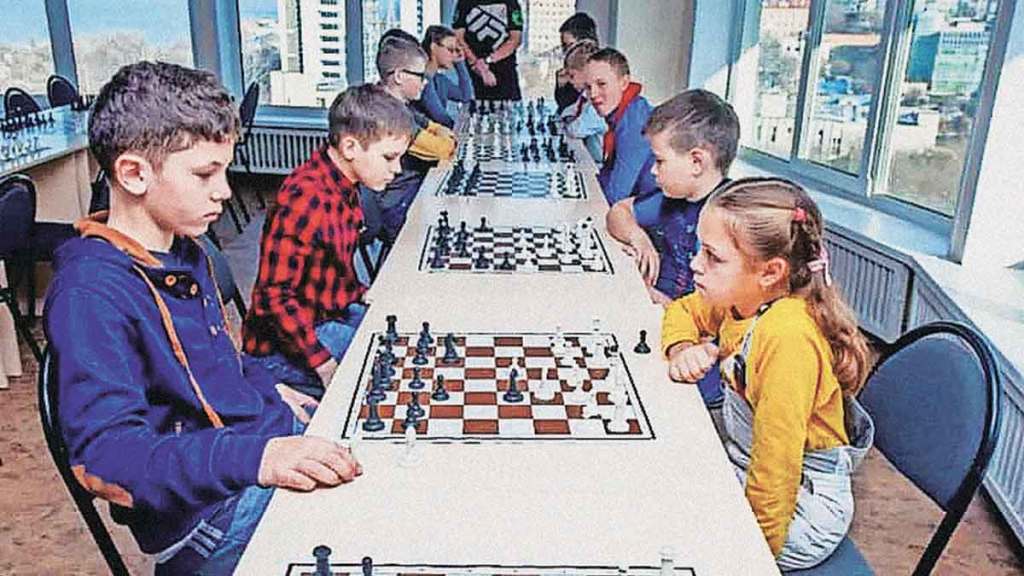 encourage children to learn chess coach