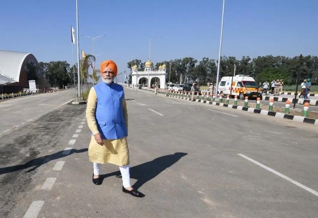 आता यंदाच्या ७४ व्या प्रजासत्ताक दिनी भारताचे पंतप्रधान नरेंद्र मोदी कोणत्या हटके लूकमध्ये दिसणार बघूया... (फोटो-संग्रहित छायाचित्र)