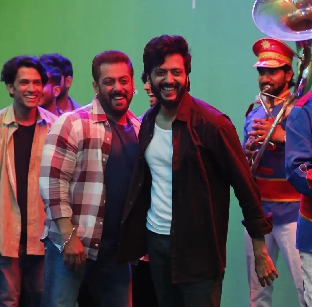 riteish genelia ved marathi movie news photos