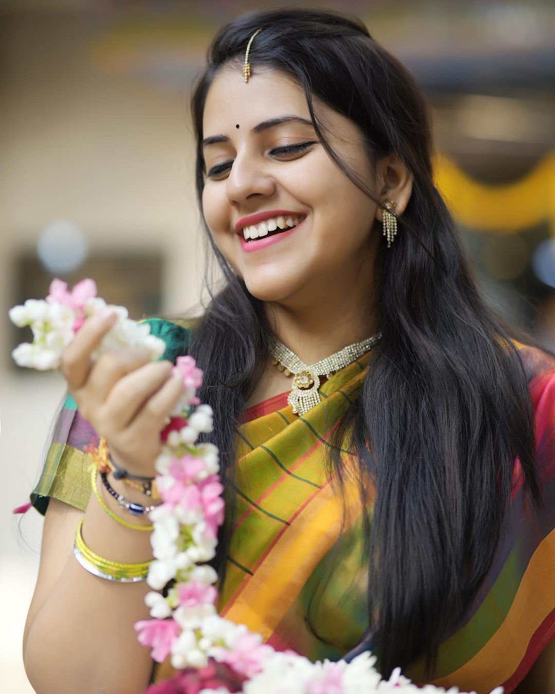 sireesha bhagwatula is the Famous Singer of Bollywood