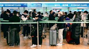 china suspends short term visas for south koreans