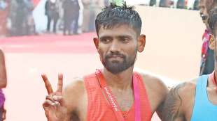 kalidas hirve third place in mumbai marathon