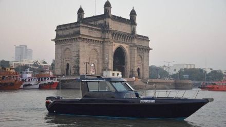 water taxi gate way of india