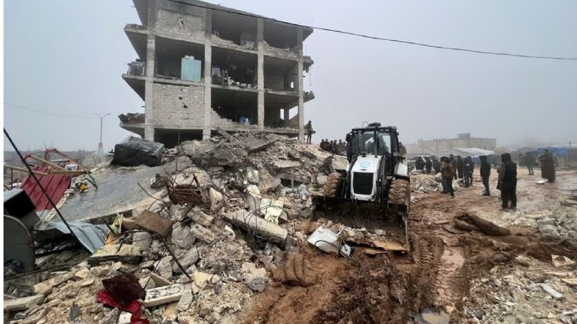 तुर्कस्तानचे राष्ट्रपती रजब तैयब इरदुगान यांनी सांगितलं की, ६ वेळा भूकंपाचे धक्के बसले. यापैकी सर्वात मोठा भूकंपाचा धक्का हा ४० सेकंद जाणवत होता. ज्याची तीव्रता ७.८ मॅग्निट्यूड इतकी होती. (PC : Reuters)