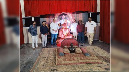 शिवजयंतीनिमित्त साताऱ्यातील संग्रहालयात छत्रपती शिवाजी महाराजांची राजगादी सर्वसामान्य नागरिकांना पाहण्यासाठी खुली
