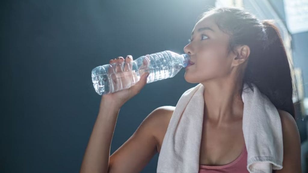 plastic bottles water causes