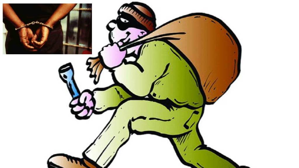 Robbery at three shops in Pune's Rasta Peth area