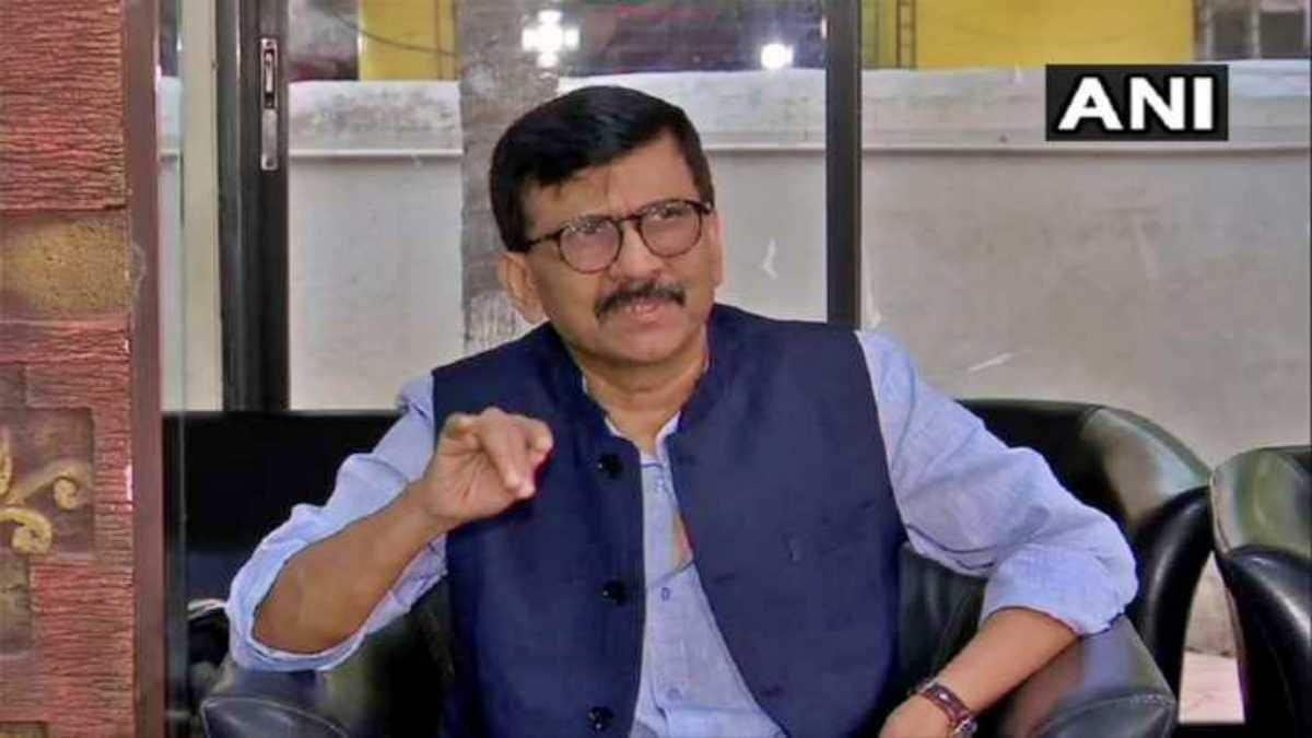 sanjay raut criticized devendra fadnavis, sanjay raut palghar sadhu murder case devendra fadnavis news