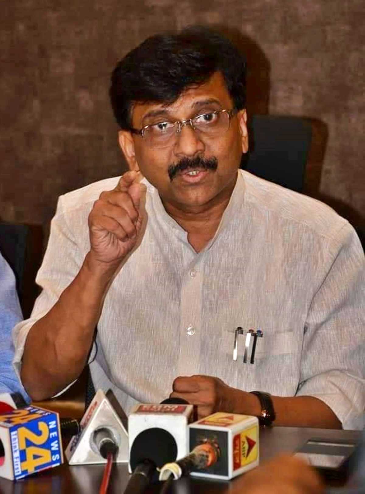 sanjay raut criticized devendra fadnavis, sanjay raut palghar sadhu murder case devendra fadnavis news