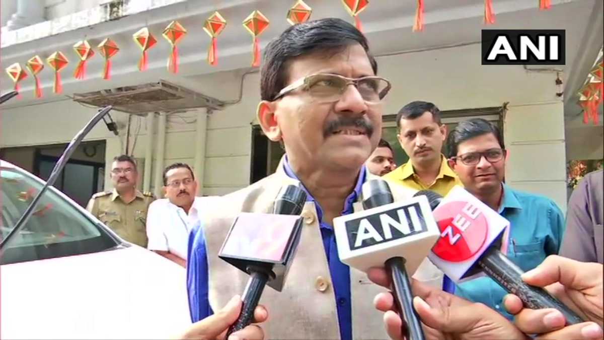 sanjay raut criticized devendra fadnavis, sanjay raut palghar sadhu murder case devendra fadnavis news