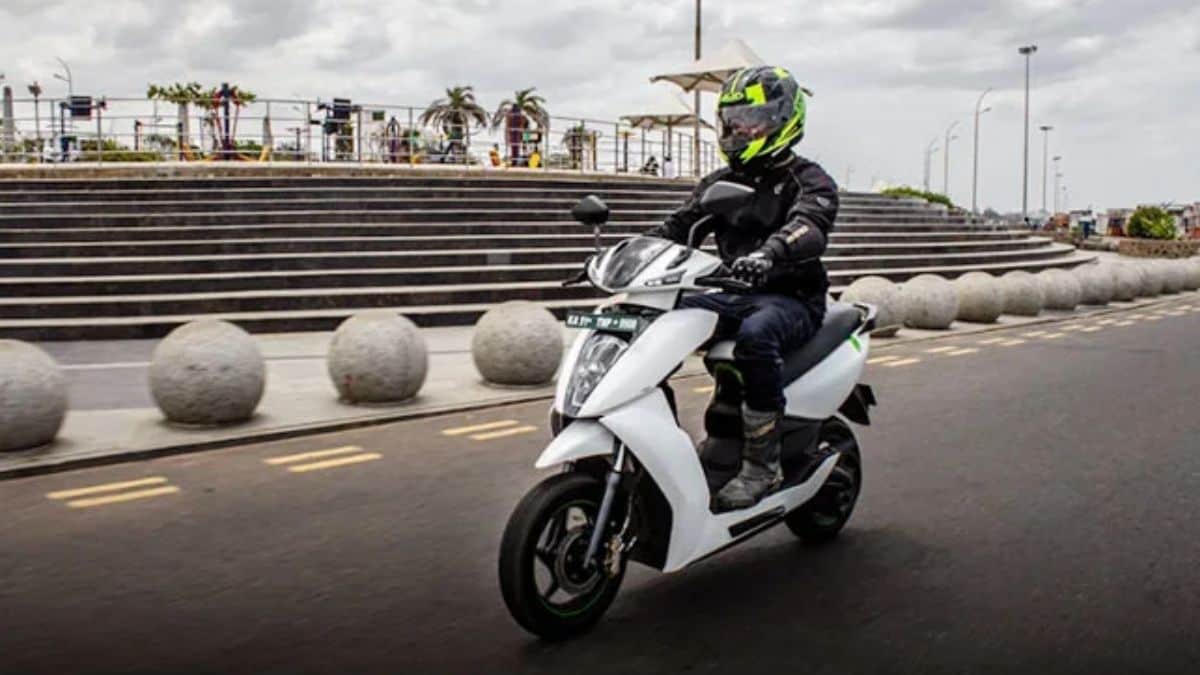Scooty Fancy Number Auction Viral News