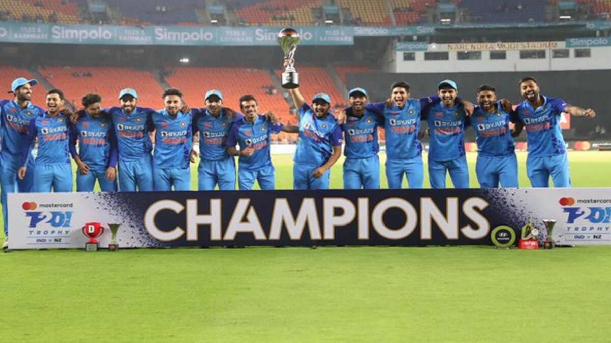 After winning the series Hardik Pandya handed over the trophy to Prithvi Shaw who did not play a single match