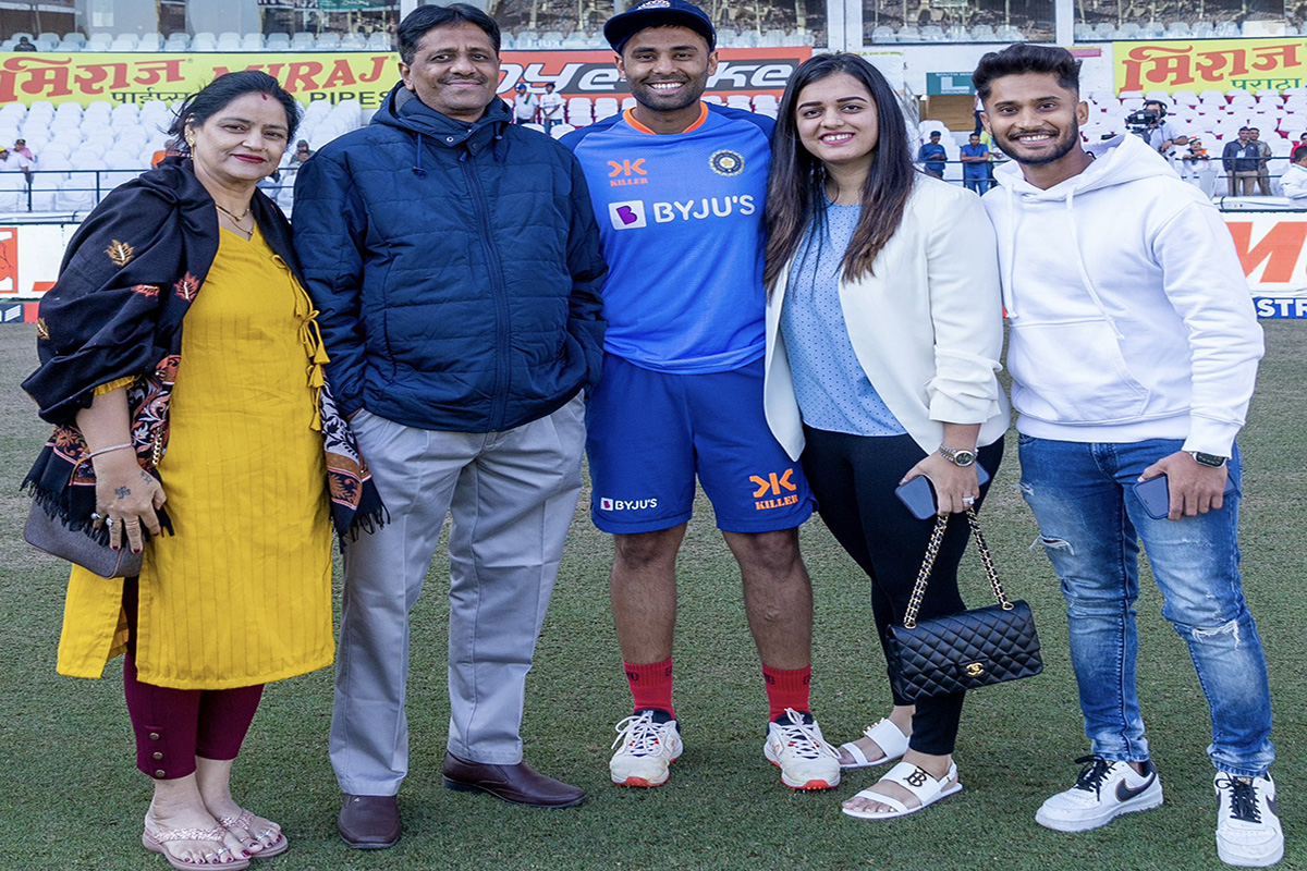 IND vs AUS 1st Test: Suryakumar Yadav-KS Bharat debut India's Test squad A special appreciation ceremony was attended by family 
