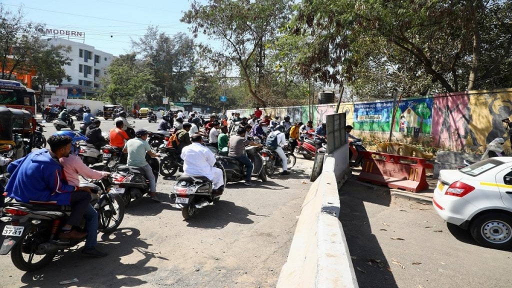 Prohibition goods vehicles Ganeshkhind road