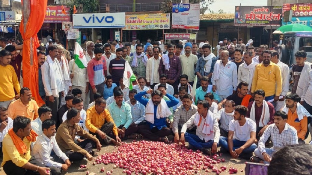 Swabhimani road block Varvat Bakal